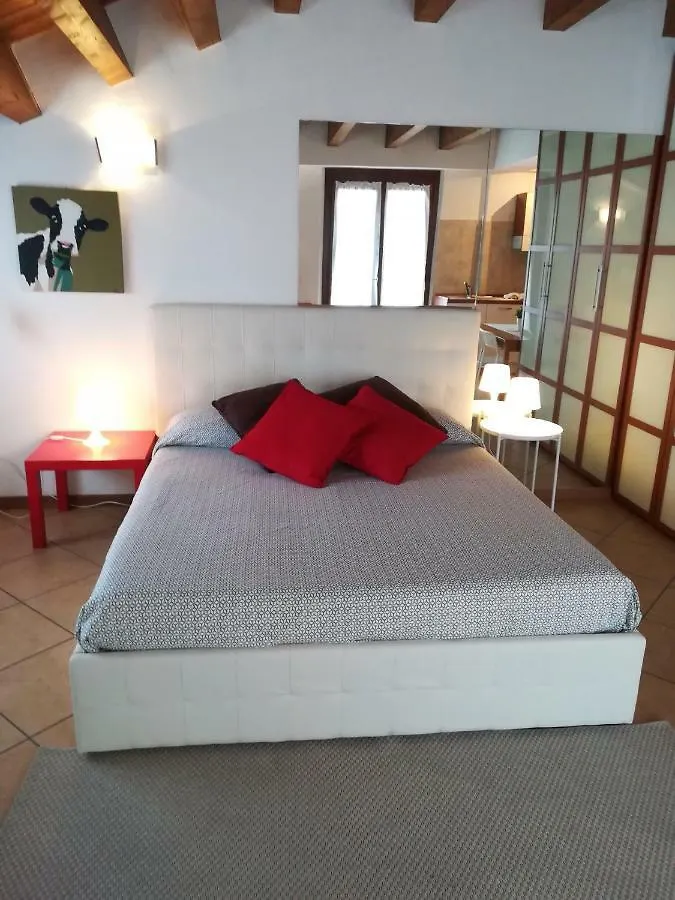 Rovelli Room Bergamo Italien